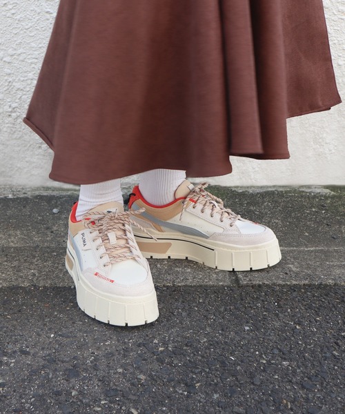 Isn't She?（イズントシー）の「[PUMA]メイズスタックレトログレード（スニーカー・レディース・ホワイト×グレー・22.5cm/23.5cm）」の2枚目の写真