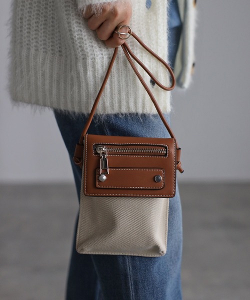 Bonjour Sagan(ボンジュールサガン)の「ステッチデザイン切替キャンバスショルダーバッグ(ショルダーバッグ・レディース・ブラック/ブラウン・FREE)」の20枚目の写真