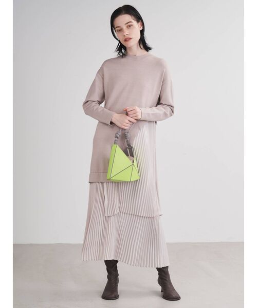 ELENDEEK(エレンディーク)の「ニットミックスプリーツティアードワンピース(ワンピース・レディース・グレー/ブラック/ベージュ・01/02)」の16枚目の写真