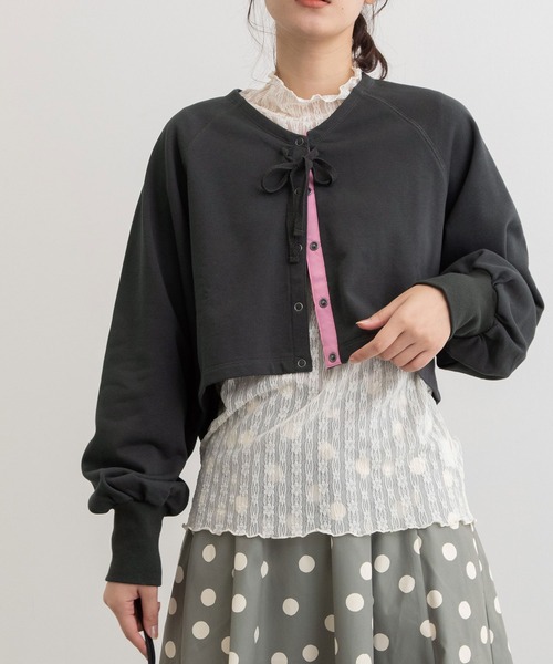 POU DOU DOU（プードゥドゥ）の「裏毛ショートカーディガン（カーディガン/ボレロ・レディース・ダークグレー/ライトグリーン/アイボリー/ライトブルー・3）」の3枚目の写真