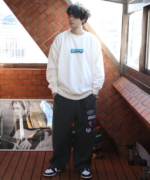 8(eight)(エイト)の「タギングロゴトレーナー(スウェット・メンズ・ブラック/パープル/ホワイト/ブルー・MEDIUM/LARGE)」の11枚目の写真