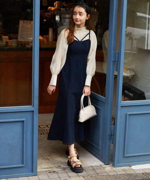 archives（アルシーヴ）の「タイトマーメイドデニムキャミワンピース（ワンピース・レディース・ブラック/ネイビー・MEDIUM）」の5枚目の写真