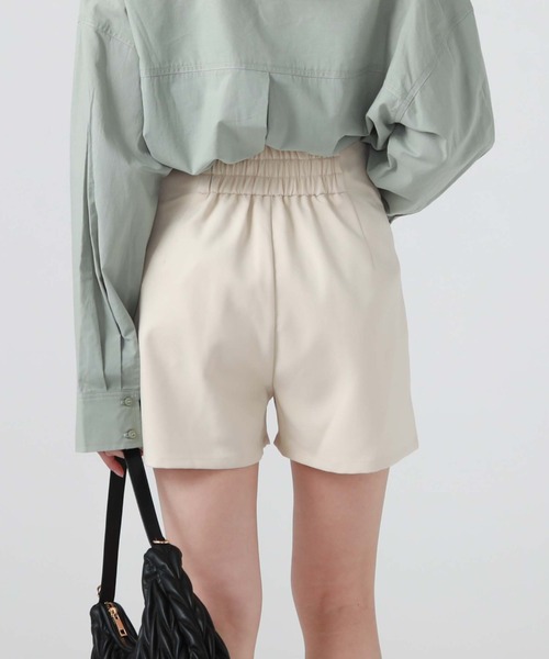 archives(アルシーヴ)の「ハイウエストショートパンツ(その他パンツ・レディース・ベージュ/ブラック/ブルー・MEDIUM)」の8枚目の写真