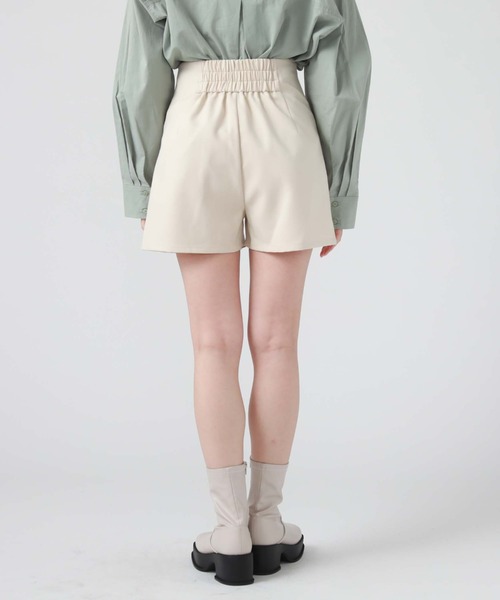 archives(アルシーヴ)の「ハイウエストショートパンツ(その他パンツ・レディース・ベージュ/ブラック/ブルー・MEDIUM)」の12枚目の写真