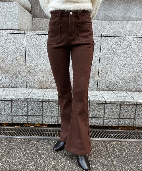 esutoreja（エストレジャ）の「デザインポケットフレアデニム（デニムパンツ・レディース・ブラック/ブルー・S/M）」の4枚目の写真