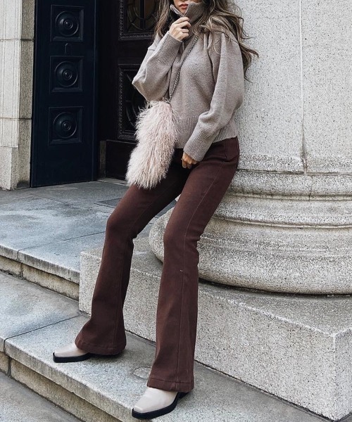 esutoreja（エストレジャ）の「デザインポケットフレアデニム（デニムパンツ・レディース・ブラック/ブルー・S/M）」の5枚目の写真