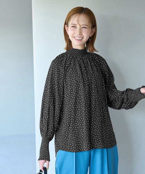 シャーリングフリルブラウス