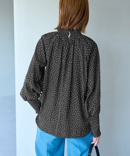 シャーリングフリルブラウス