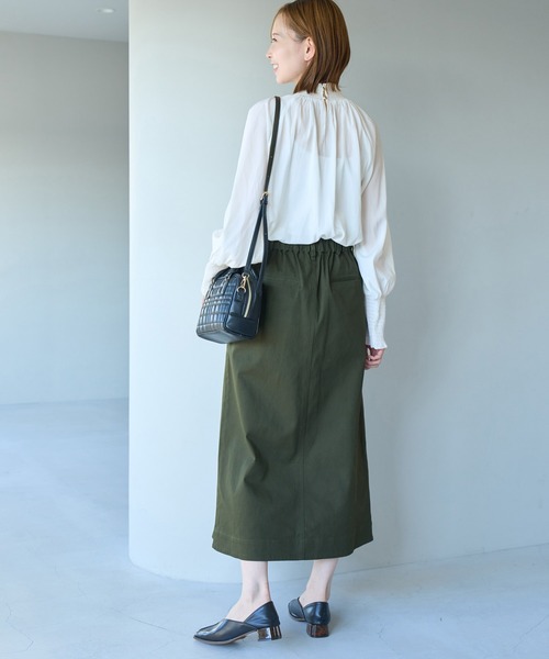 シャーリングフリルブラウス