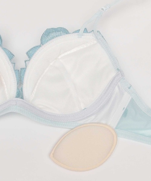 Ravijour（ラヴィジュール）の「フルブルーム ホットリフトブラ(B～Cカップ)（ブラジャー・レディース・ホワイト/レッド/ピンク/ブラック/ブルー・B65/B70/B75/C65/C70/C75/D60/E60/B60/C60）」の19枚目の写真