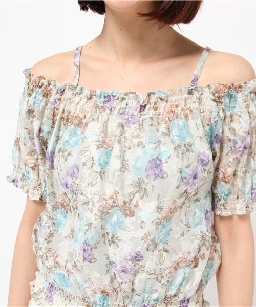 one after another NICE CLAUP（ワンアフターアナザーナイスクラップ）の「【ナイスクラップ】オパール花柄ギャザーブラウス（シャツ/ブラウス・レディース・ホワイト/ネイビー/ブルー・FREE）」の7枚目の写真