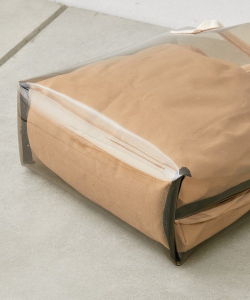 CUISINE HABITS(クイジーヌハビッツ)の「HORIZONTAL TOTE PVCトート(トートバッグ・レディース・ブラック/アイボリー/ホワイト×グレー/ブラック×ブラック/Black/Off White/クリアブラック・フリー)」の17枚目の写真