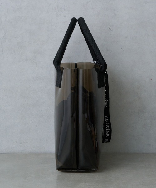 CUISINE HABITS(クイジーヌハビッツ)の「HORIZONTAL TOTE PVCトート(トートバッグ・レディース・ブラック/アイボリー/ホワイト×グレー/ブラック×ブラック/Black/Off White/クリアブラック・フリー)」の22枚目の写真