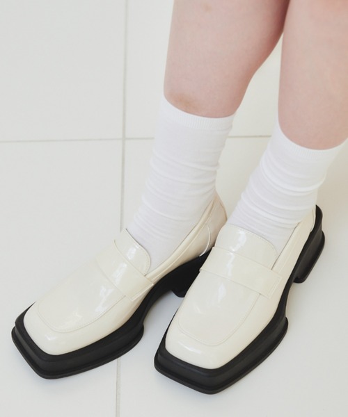 paravion(パラビオン)の「スクエアローファー(ローファー・レディース・ホワイト/ブラック・37/38/39)」の4枚目の写真