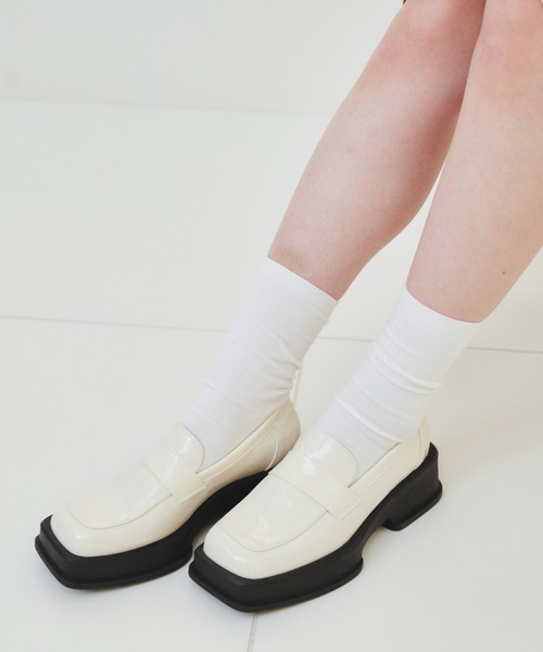 paravion(パラビオン)の「スクエアローファー(ローファー・レディース・ホワイト/ブラック・37/38/39)」の3枚目の写真