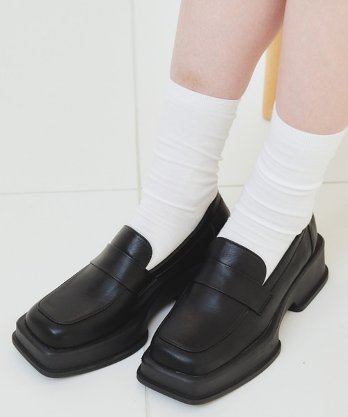 paravion(パラビオン)の「スクエアローファー(ローファー・レディース・ホワイト/ブラック・37/38/39)」の6枚目の写真