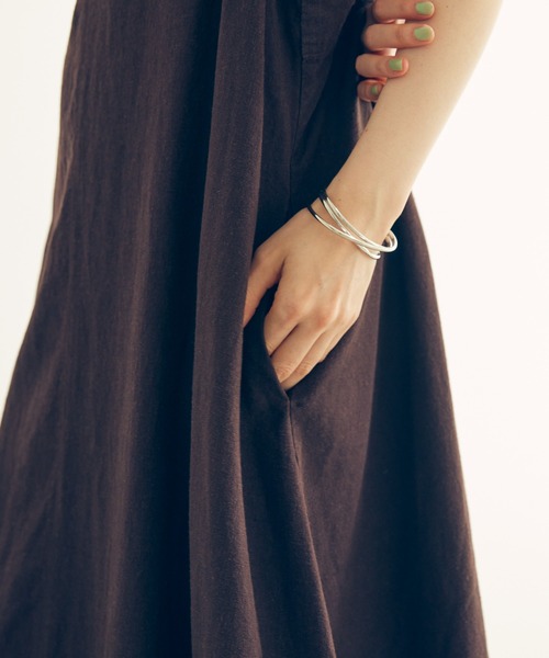 AMERICAN HOLIC（アメリカンホリック）の「Vネックリネンブレンドワンピース（ワンピース・レディース・ブラック/ブラウン・FREE）」の16枚目の写真