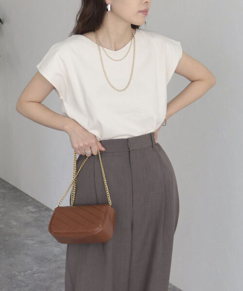 fredy emue(フレディエミュ)の「OEボーダー/無地2WAYフレンチTシャツ(Tシャツ/カットソー・レディース・ピンク系その他/ブラック系その他/アイボリー・38)」の2枚目の写真