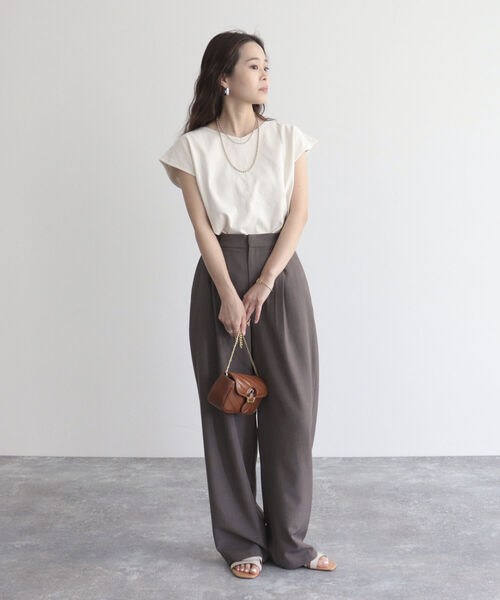 fredy emue(フレディエミュ)の「OEボーダー/無地2WAYフレンチTシャツ(Tシャツ/カットソー・レディース・ピンク系その他/ブラック系その他/アイボリー・38)」の4枚目の写真