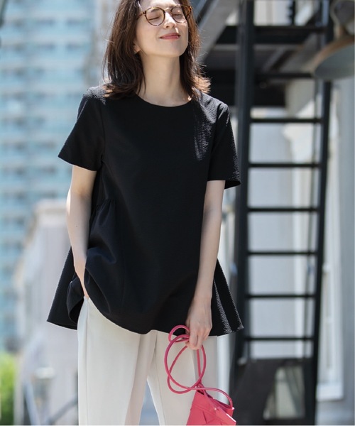 OPAQUE.CLIP（オペークドットクリップ）の「◆サッカーストライプ ペプラムブラウス【イージーケア/吸水速乾/ストレッチ/洗濯機洗い可】（シャツ/ブラウス・レディース・ホワイト系5/ブルー系2/ブラック・38/40/36/42）」の5枚目の写真