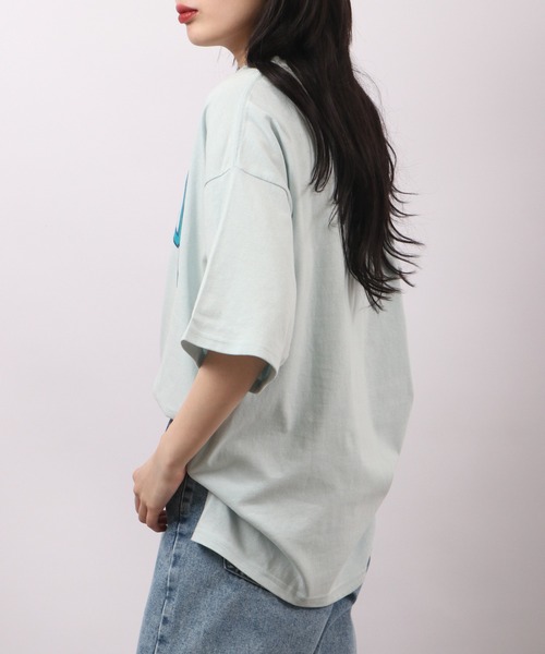 spiritoso(スピリトーゾ)の「spiritoso フロッキープリント フロリダ半袖Tシャツ(Tシャツ/カットソー・レディース・グレイッシュベージュ/グレー/スミクロ/ホワイト・F)」の22枚目の写真