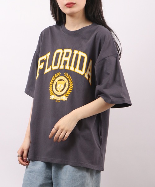 spiritoso(スピリトーゾ)の「spiritoso フロッキープリント フロリダ半袖Tシャツ(Tシャツ/カットソー・レディース・グレイッシュベージュ/グレー/スミクロ/ホワイト・F)」の15枚目の写真