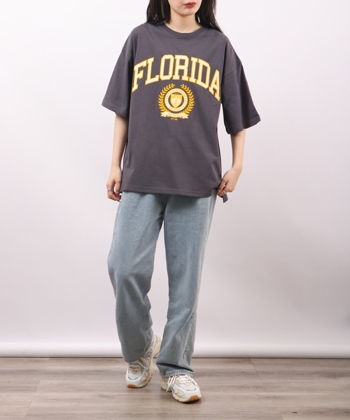 spiritoso(スピリトーゾ)の「spiritoso フロッキープリント フロリダ半袖Tシャツ(Tシャツ/カットソー・レディース・グレイッシュベージュ/グレー/スミクロ/ホワイト・F)」の17枚目の写真