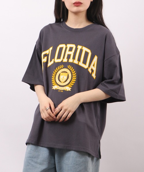 spiritoso(スピリトーゾ)の「spiritoso フロッキープリント フロリダ半袖Tシャツ(Tシャツ/カットソー・レディース・グレイッシュベージュ/グレー/スミクロ/ホワイト・F)」の14枚目の写真