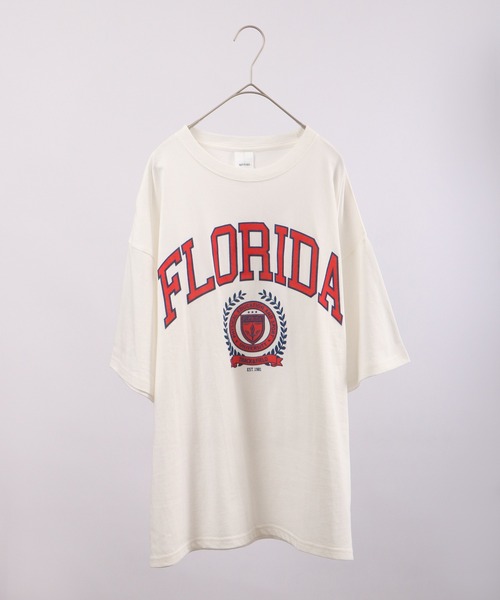 spiritoso(スピリトーゾ)の「spiritoso フロッキープリント フロリダ半袖Tシャツ(Tシャツ/カットソー・レディース・グレイッシュベージュ/グレー/スミクロ/ホワイト・F)」の5枚目の写真