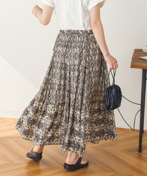 lil nina（リルニーナ）の「レーヨン プリント ギャザーフレアスカート（スカート・レディース・ライトベージュ/パープル/ネイビー・FREE）」の18枚目の写真