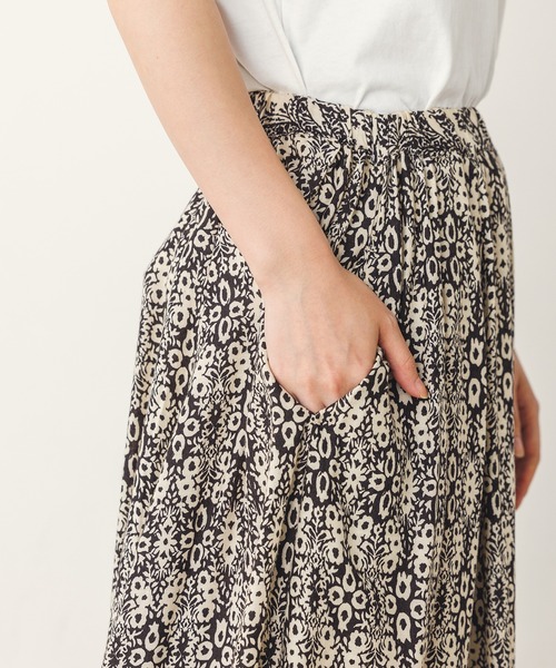 lil nina（リルニーナ）の「レーヨン プリント ギャザーフレアスカート（スカート・レディース・ライトベージュ/パープル/ネイビー・FREE）」の22枚目の写真