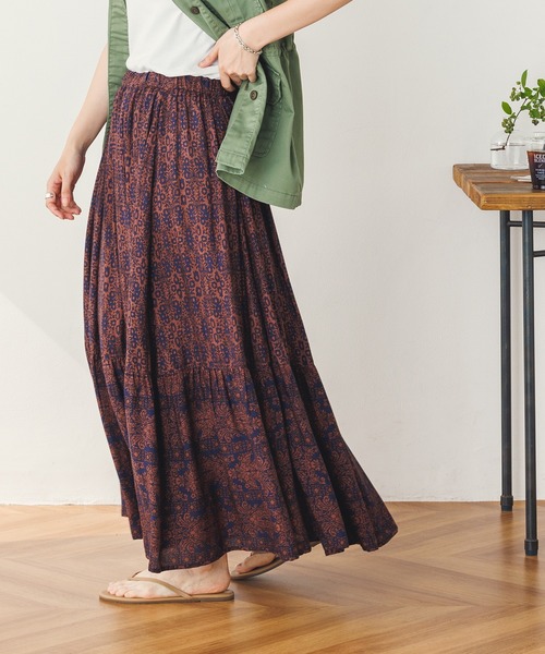 lil nina（リルニーナ）の「レーヨン プリント ギャザーフレアスカート（スカート・レディース・ライトベージュ/パープル/ネイビー・FREE）」の5枚目の写真