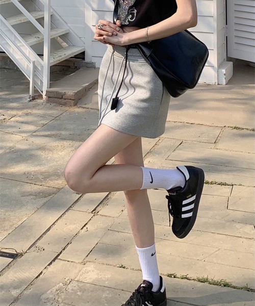 Chick(チック)の「Tight Sweat Mini Skirt / スウェットミニタイトスカート(スカート・レディース・ブラック/グレー/チャコール/ピンク・S/M/L)」の15枚目の写真