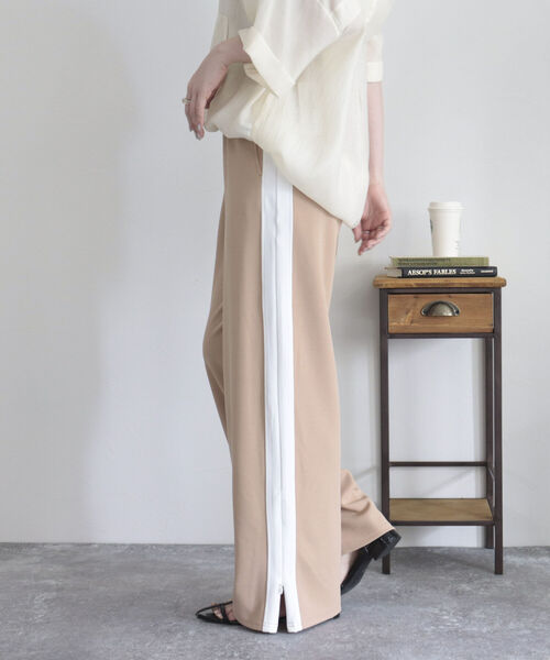 fredy emue(フレディエミュ)の「ラインイージーパンツ(その他パンツ・レディース・ブラック/ベージュ・38/36)」の1枚目の写真