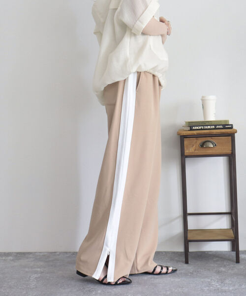 fredy emue(フレディエミュ)の「ラインイージーパンツ(その他パンツ・レディース・ブラック/ベージュ・38/36)」の13枚目の写真