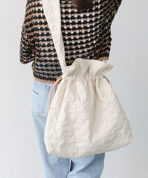 Cepica（セピカ）の「スターキルティング2WayBIGショルダーバッグ（ショルダーバッグ・レディース・シルバー/ブラック/ライトベージュ・FREE）」の2枚目の写真