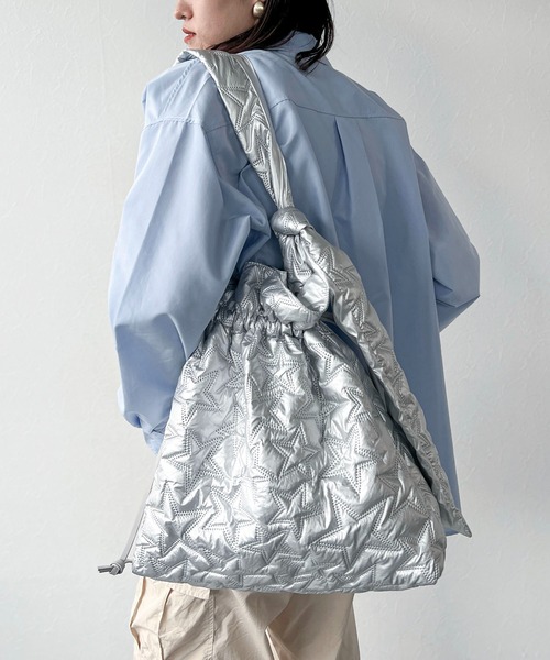 Cepica（セピカ）の「スターキルティング2WayBIGショルダーバッグ（ショルダーバッグ・レディース・シルバー/ブラック/ライトベージュ・FREE）」の4枚目の写真