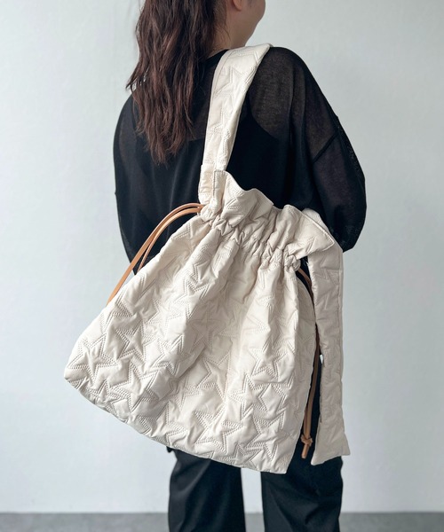 Cepica（セピカ）の「スターキルティング2WayBIGショルダーバッグ（ショルダーバッグ・レディース・シルバー/ブラック/ライトベージュ・FREE）」の10枚目の写真