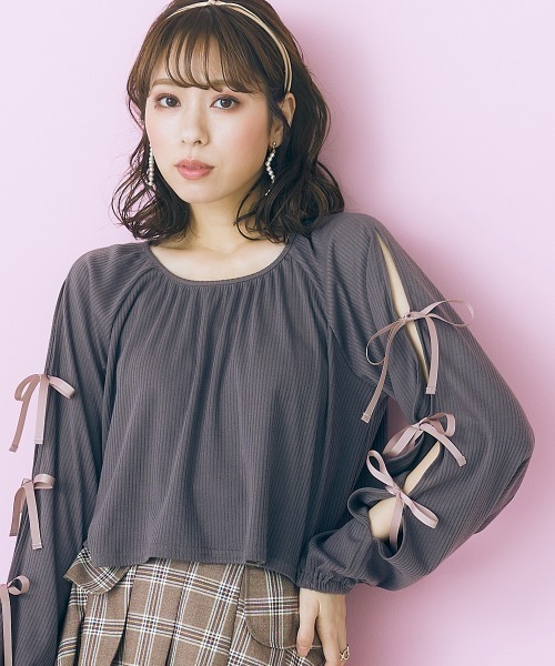 marun（マルン）の「＜大きいサイズ＞ クロップド丈スリットリボントップス marun（Tシャツ/カットソー・レディース・アイボリー/チャコール・L/5L/4L/LL/3L）」の2枚目の写真