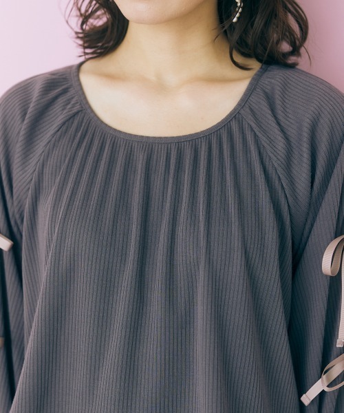 marun（マルン）の「＜大きいサイズ＞ クロップド丈スリットリボントップス marun（Tシャツ/カットソー・レディース・アイボリー/チャコール・L/5L/4L/LL/3L）」の15枚目の写真