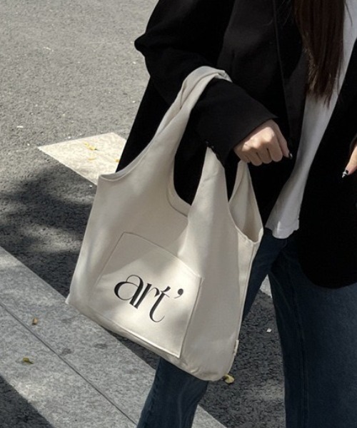 wears(ウェアーズ)の「【A4収納可能】シンプル英字ロゴトート(トートバッグ・レディース・その他2/その他1・FREE)」の10枚目の写真