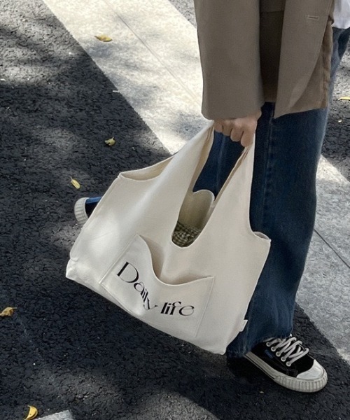 wears(ウェアーズ)の「【A4収納可能】シンプル英字ロゴトート(トートバッグ・レディース・その他2/その他1・FREE)」の7枚目の写真