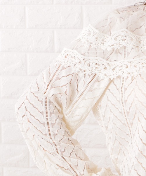 Lace Ladies(レースレディース)の「Vネックレース付きフレンチシックトップス(シャツ/ブラウス・レディース・アイボリー・L/S/M/XL)」の4枚目の写真