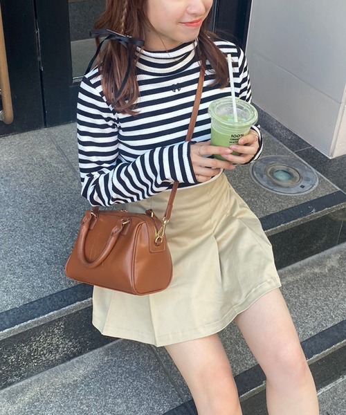 one after another NICE CLAUP(ワンアフターアナザーナイスクラップ)の「イニシャル刺繍ハイネックトップス(Tシャツ/カットソー・レディース・サックスブルー/ライトグレー/ベージュ/オフホワイト/ホワイト×ブラック/ブラック・FREE)」の21枚目の写真
