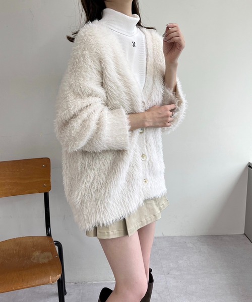 one after another NICE CLAUP(ワンアフターアナザーナイスクラップ)の「イニシャル刺繍ハイネックトップス(Tシャツ/カットソー・レディース・サックスブルー/ライトグレー/ベージュ/オフホワイト/ホワイト×ブラック/ブラック・FREE)」の12枚目の写真