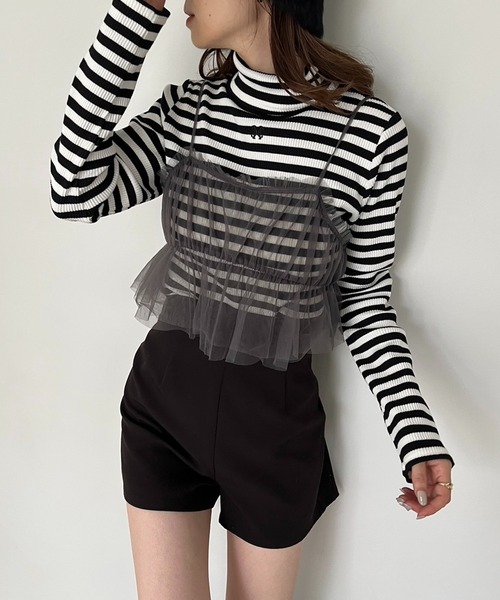 one after another NICE CLAUP(ワンアフターアナザーナイスクラップ)の「イニシャル刺繍ハイネックトップス(Tシャツ/カットソー・レディース・サックスブルー/ライトグレー/ベージュ/オフホワイト/ホワイト×ブラック/ブラック・FREE)」の17枚目の写真