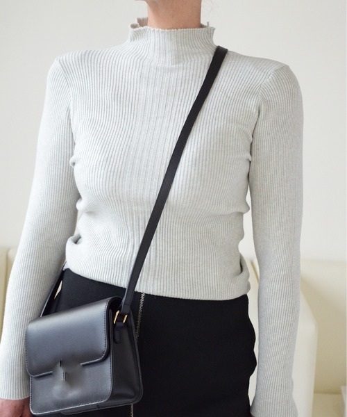 ibeul_（イベール）の「デザインリブハイネックニットトップス（ニット/セーター・レディース・ブラック/ブルー/ブラウン/グレー/ホワイト・FREE）」の4枚目の写真