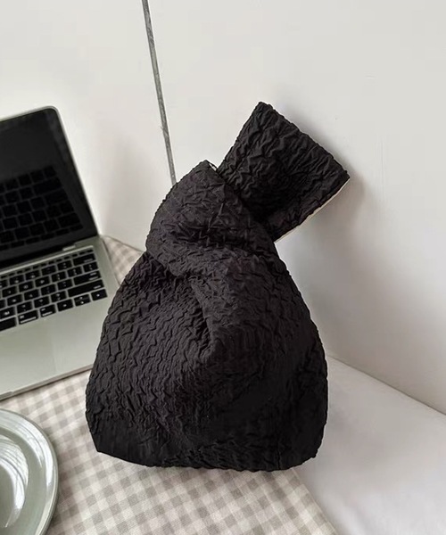 shopnikoniko(ショップニコニコ)の「くしゅくしゅ ミニ マルシェバッグ シワ加工 ハンドバッグ(ハンドバッグ・レディース・ブラック/ホワイト・フリー)」の3枚目の写真