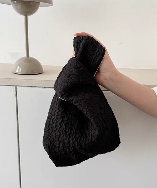 shopnikoniko(ショップニコニコ)の「くしゅくしゅ ミニ マルシェバッグ シワ加工 ハンドバッグ(ハンドバッグ・レディース・ブラック/ホワイト・フリー)」の8枚目の写真