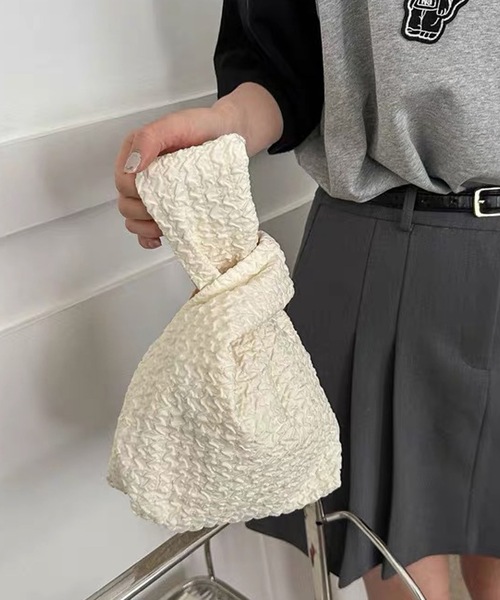 shopnikoniko(ショップニコニコ)の「くしゅくしゅ ミニ マルシェバッグ シワ加工 ハンドバッグ(ハンドバッグ・レディース・ブラック/ホワイト・フリー)」の10枚目の写真